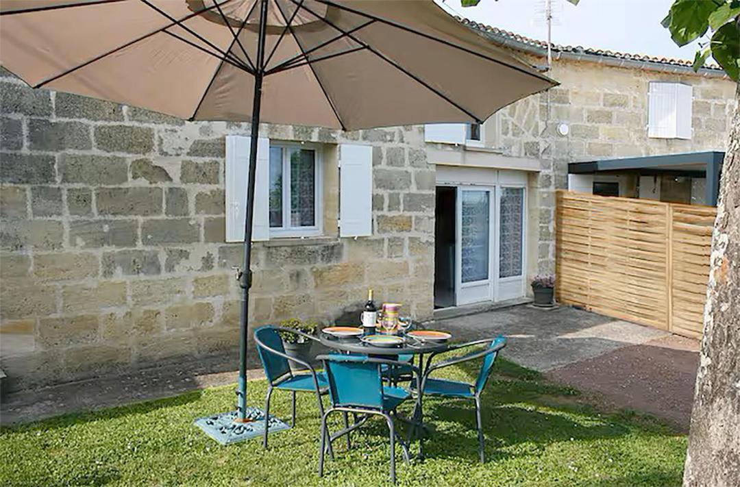 Gite De Catherine Saint-Christophe-des-Bardes Exterior foto